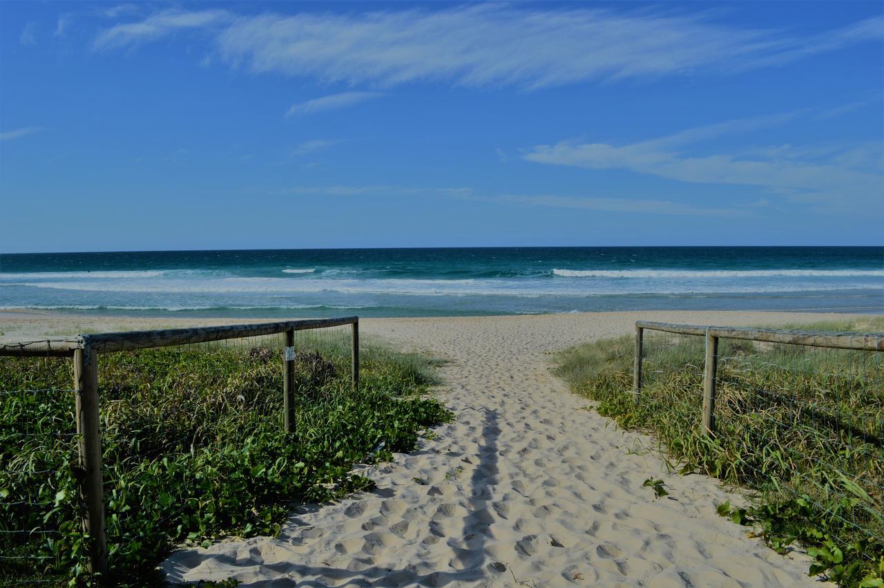 Sanctuary Beach Resort Gold Coast Exterior foto